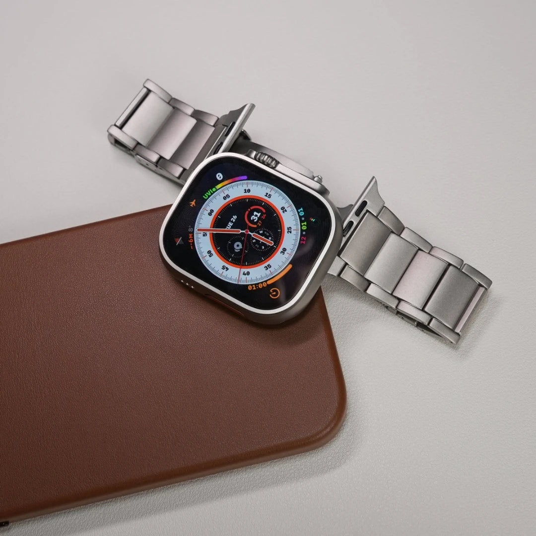 #Color_Titanium